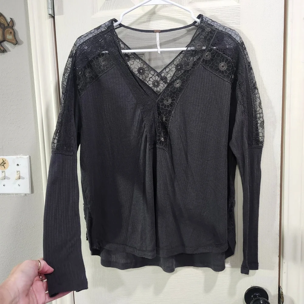 Free People XS Charcoal Grey Ribbed Knit Lace Mesh V-Neck Long Sleeve Top